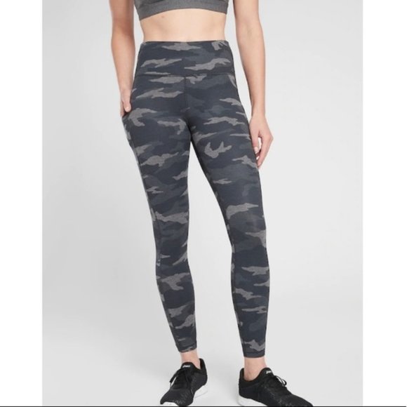 Athleta Pants - ATHLETA Ultimate Stash Pocket Camo 7/8 Tight Grey Black Camo Medium M